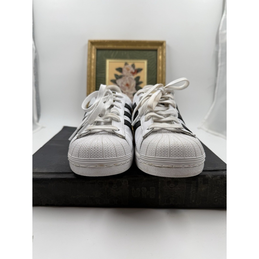 Size 7.5 Adidas Superstar OG W